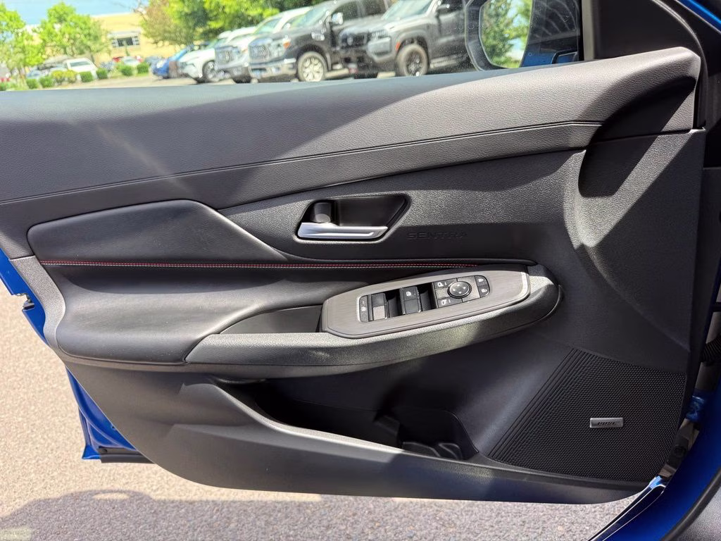 2026 Bluestone Pearl/Super Blk Nissan Sentra SR FWD Sedan