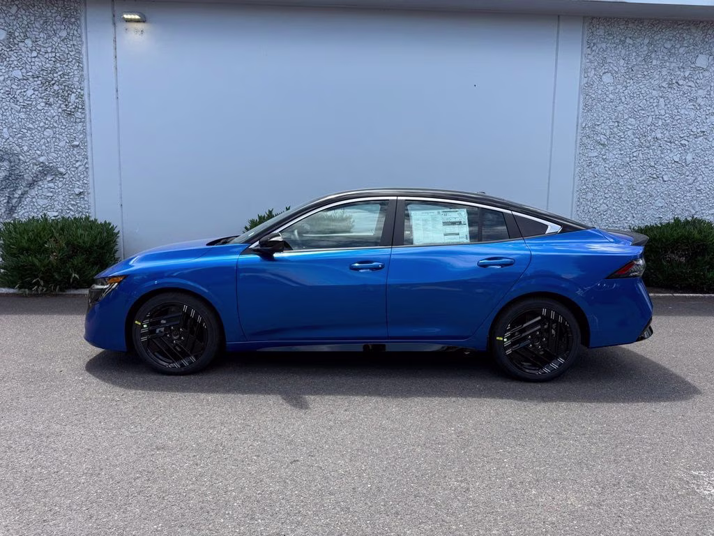 2026 Bluestone Pearl/Super Blk Nissan Sentra SR FWD Sedan