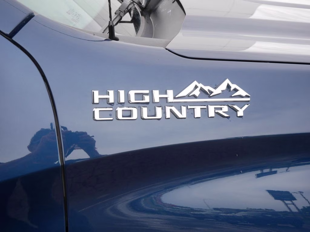 2021 Northsky Blue Metallic Chevrolet Silverado 1500 High Country 4X4 Truck