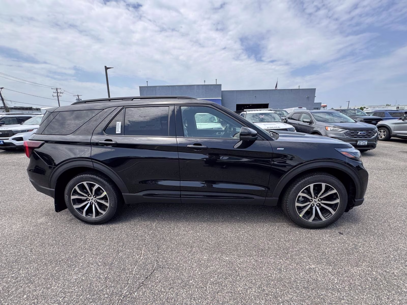 2026 Black Ford Explorer ST-Line 4X4 SUV