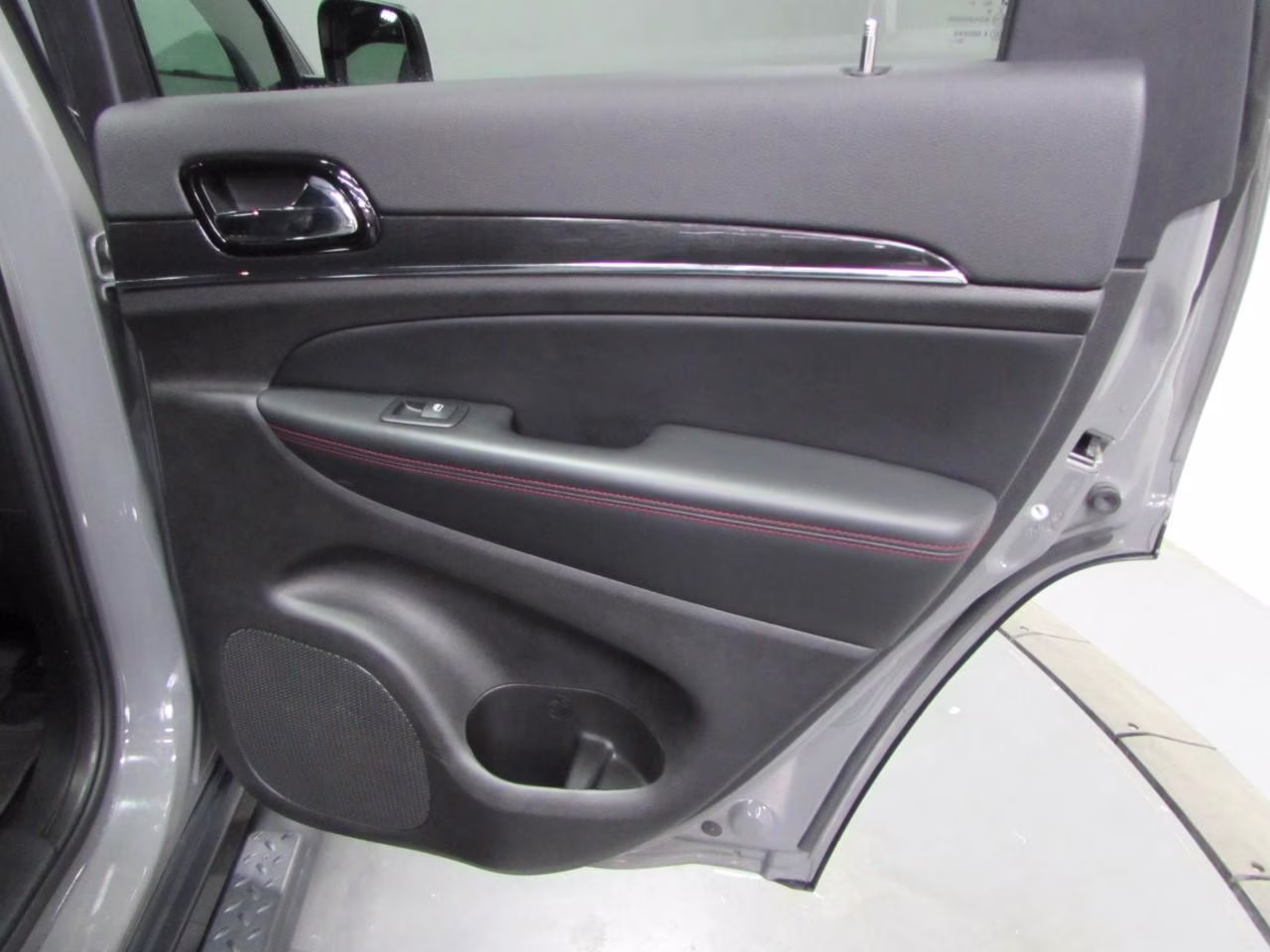 2021 Sting-Gray Clearcoat Jeep Grand Cherokee Trailhawk 4X4 SUV