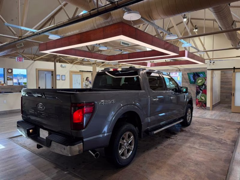 2024 Ford F150 SuperCrew Cab XLT Pickup 4D 6 1/2 ft 4X4