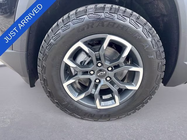 2026 Mosaic Black Metallic Chevrolet Equinox ACTIV FWD SUV