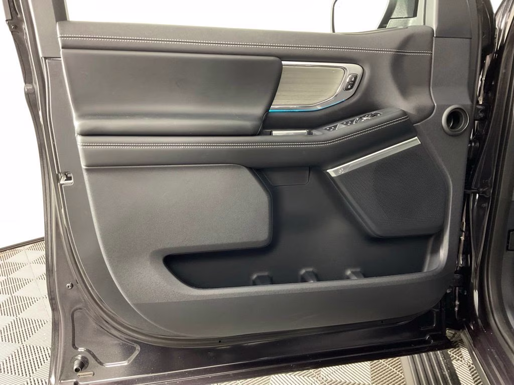 2026 Gray Metallic Ford Expedition Platinum 4X4 SUV