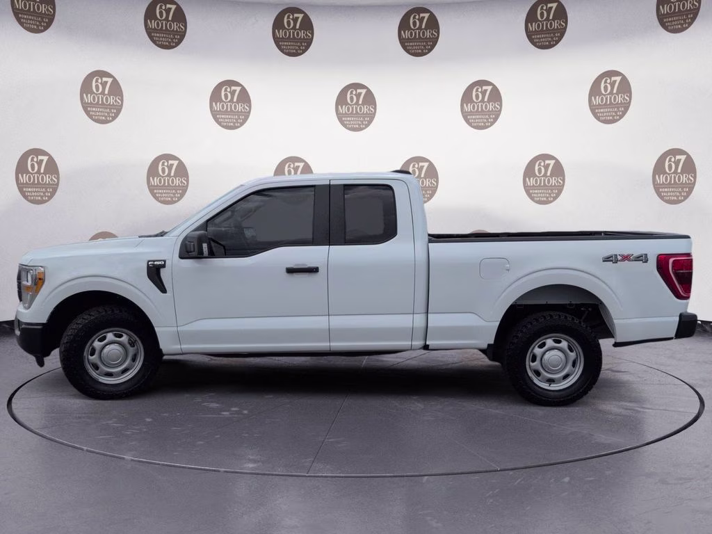 2022 Oxford White Ford F-150 XL 4X4 Truck