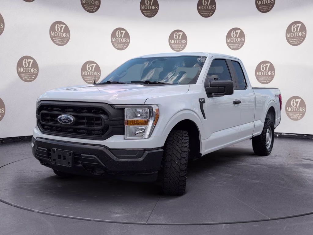 2022 Oxford White Ford F-150 XL 4X4 Truck