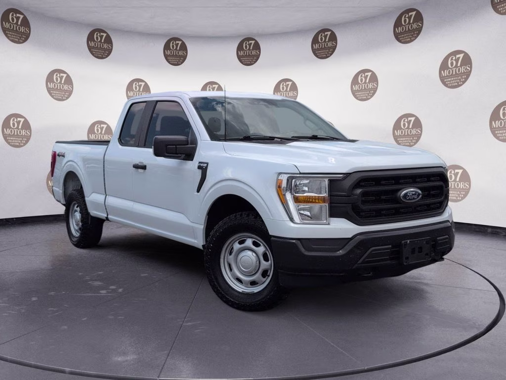 2022 Oxford White Ford F-150 XL 4X4 Truck