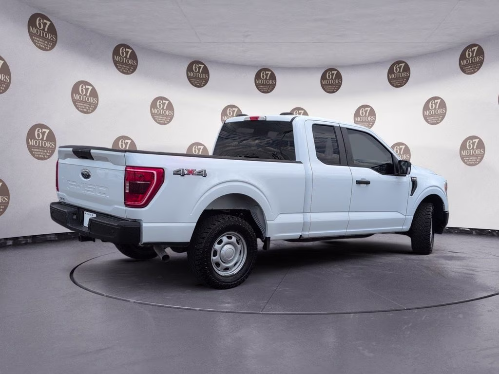 2022 Oxford White Ford F-150 XL 4X4 Truck