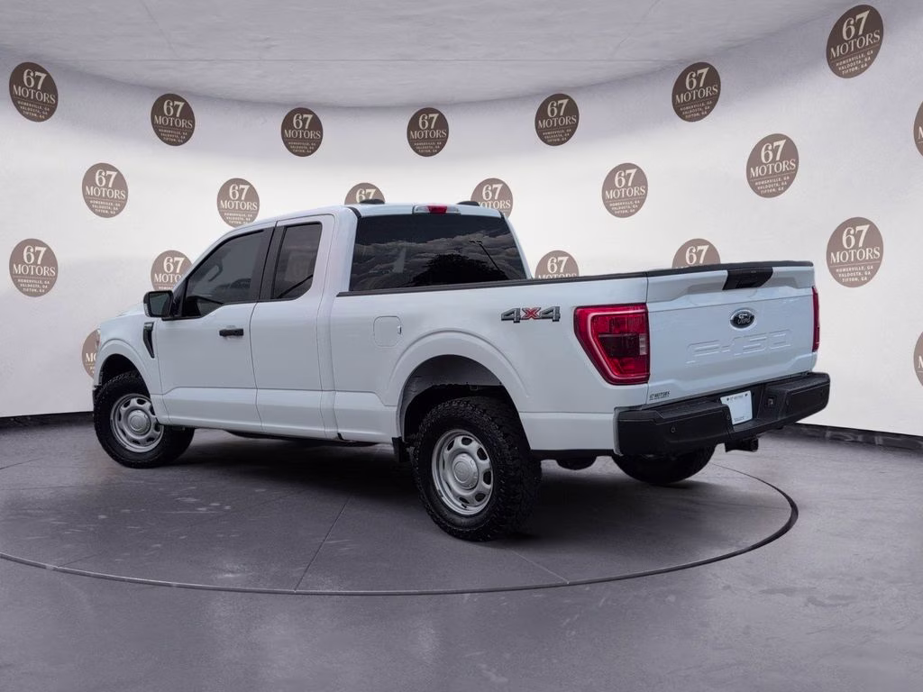 2022 Oxford White Ford F-150 XL 4X4 Truck