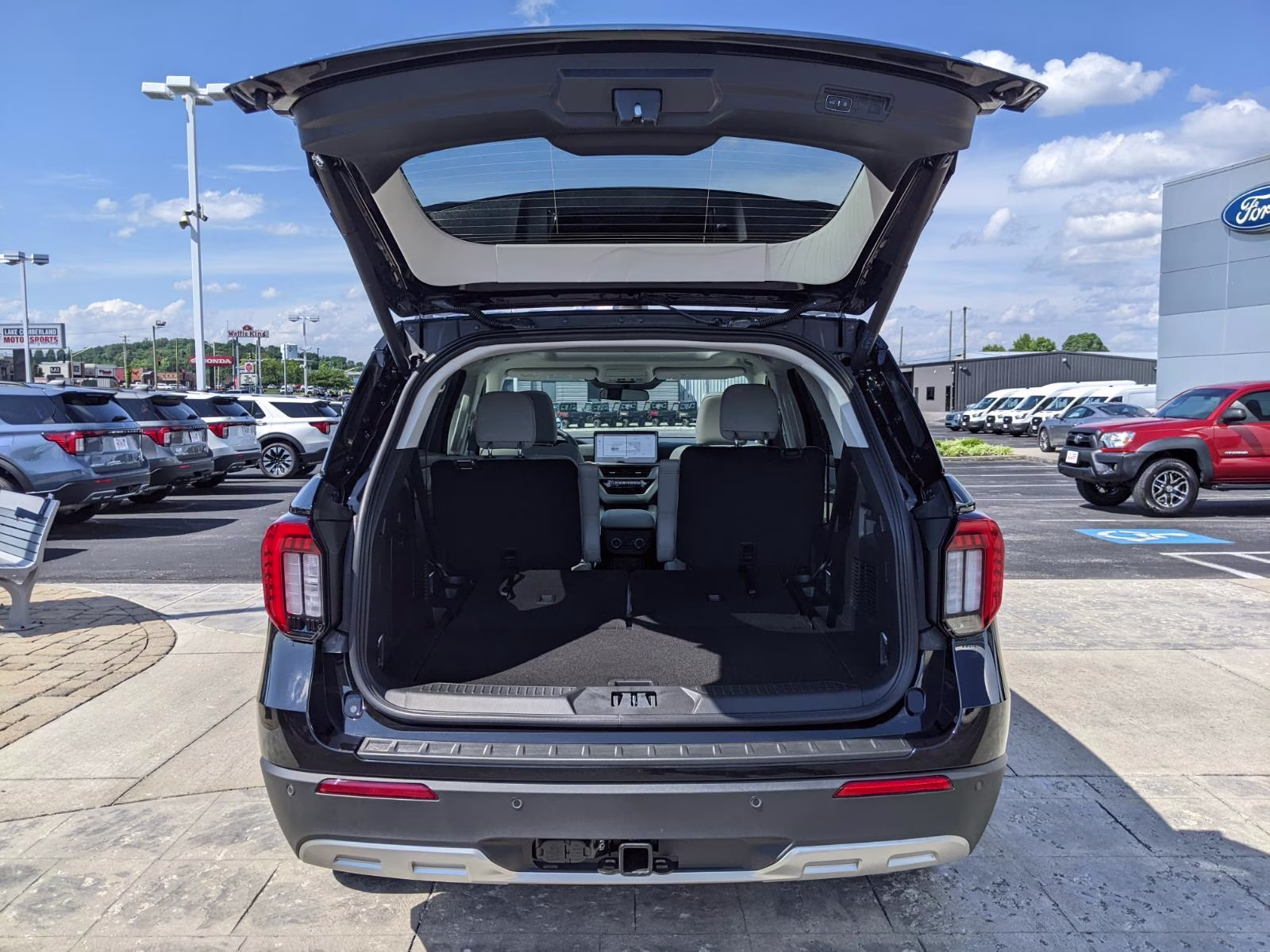 2026 Agate Black Metallic Ford Explorer Active 4X4 SUV