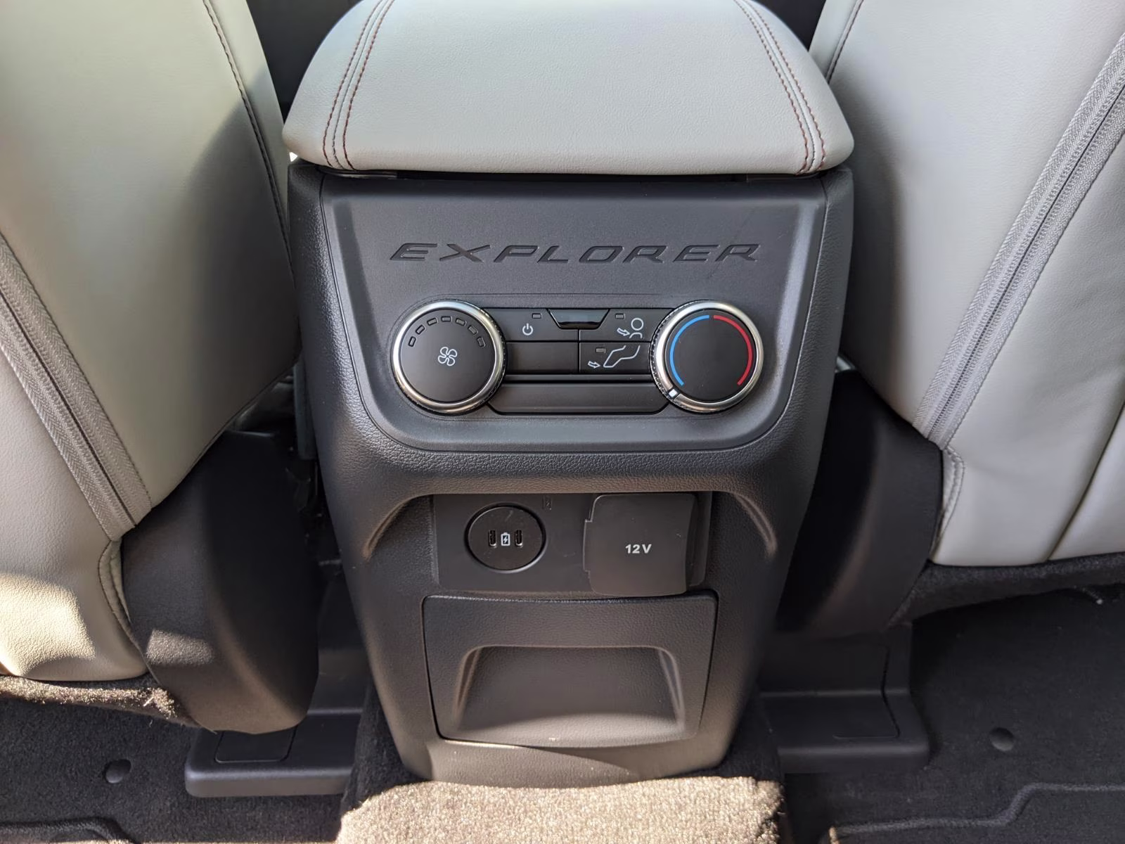 2026 Agate Black Metallic Ford Explorer Active 4X4 SUV