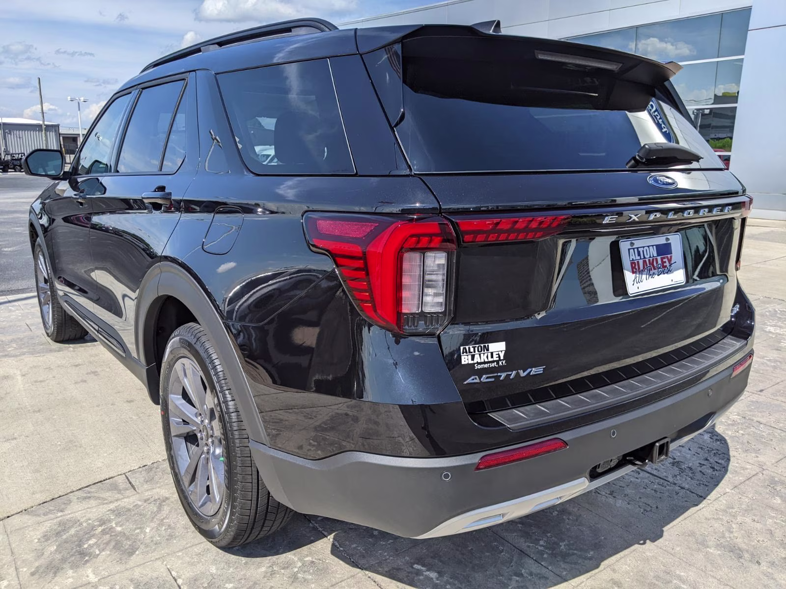 2026 Agate Black Metallic Ford Explorer Active 4X4 SUV