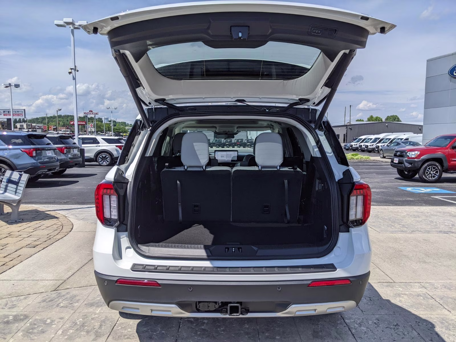 2026 Star White Metallic Tri-Coat Ford Explorer Active 4X4 SUV