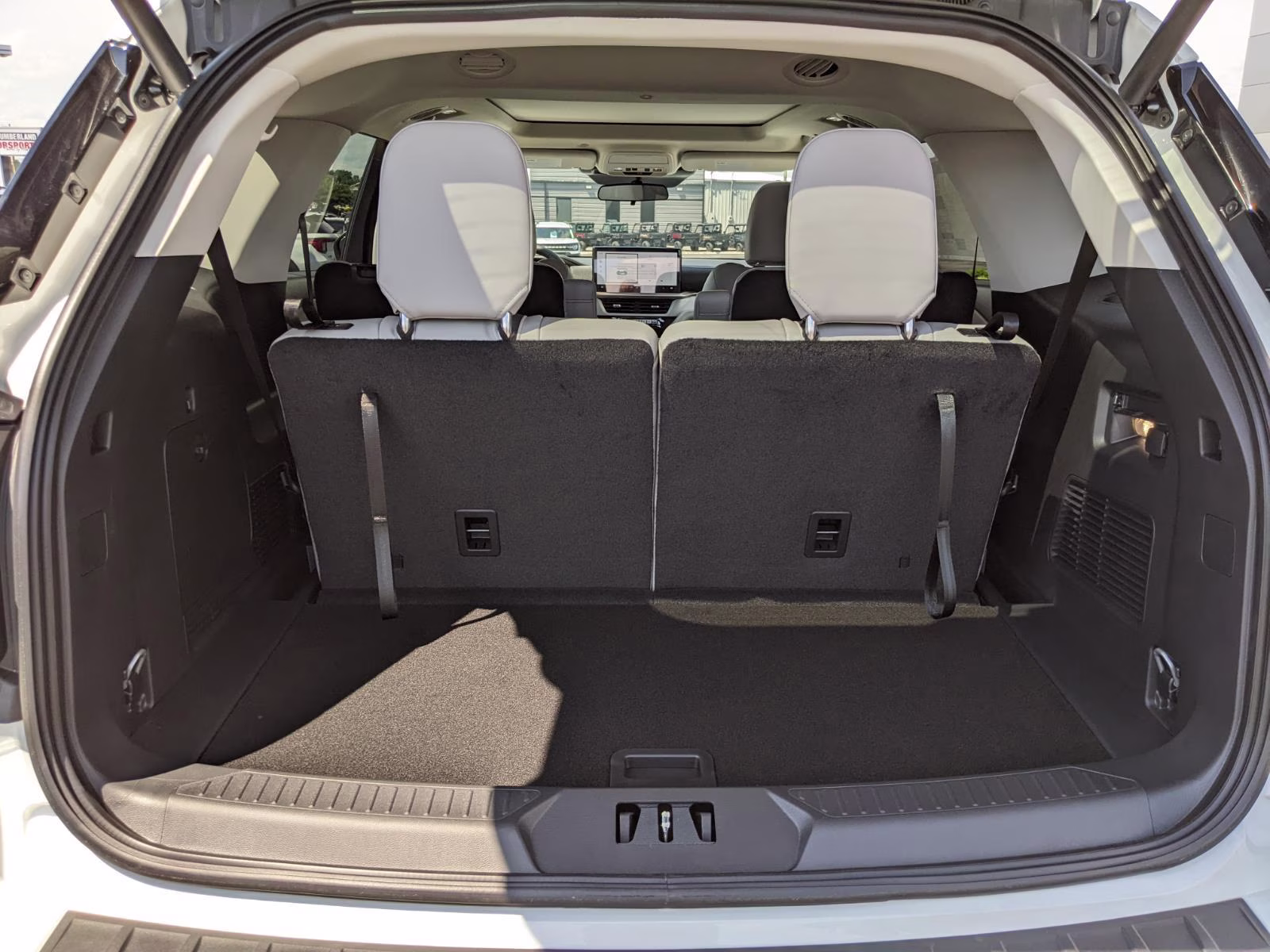 2026 Star White Metallic Tri-Coat Ford Explorer Active 4X4 SUV