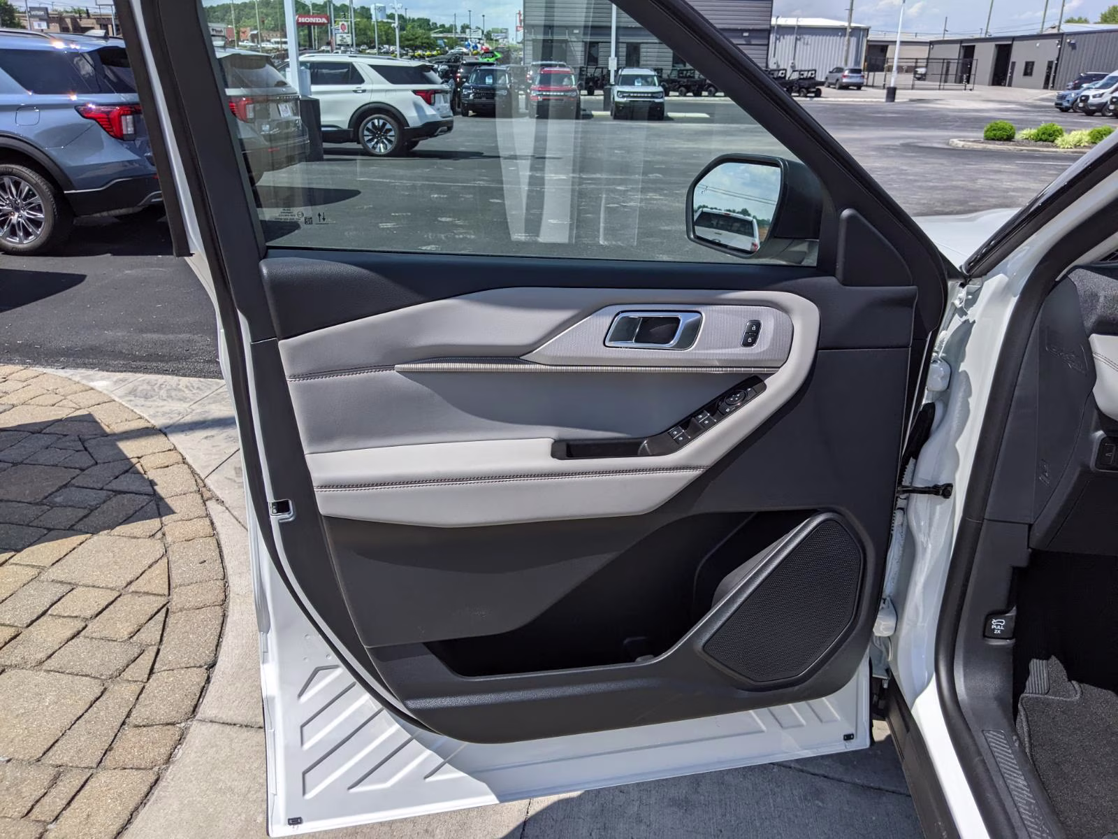 2026 Star White Metallic Tri-Coat Ford Explorer Active 4X4 SUV