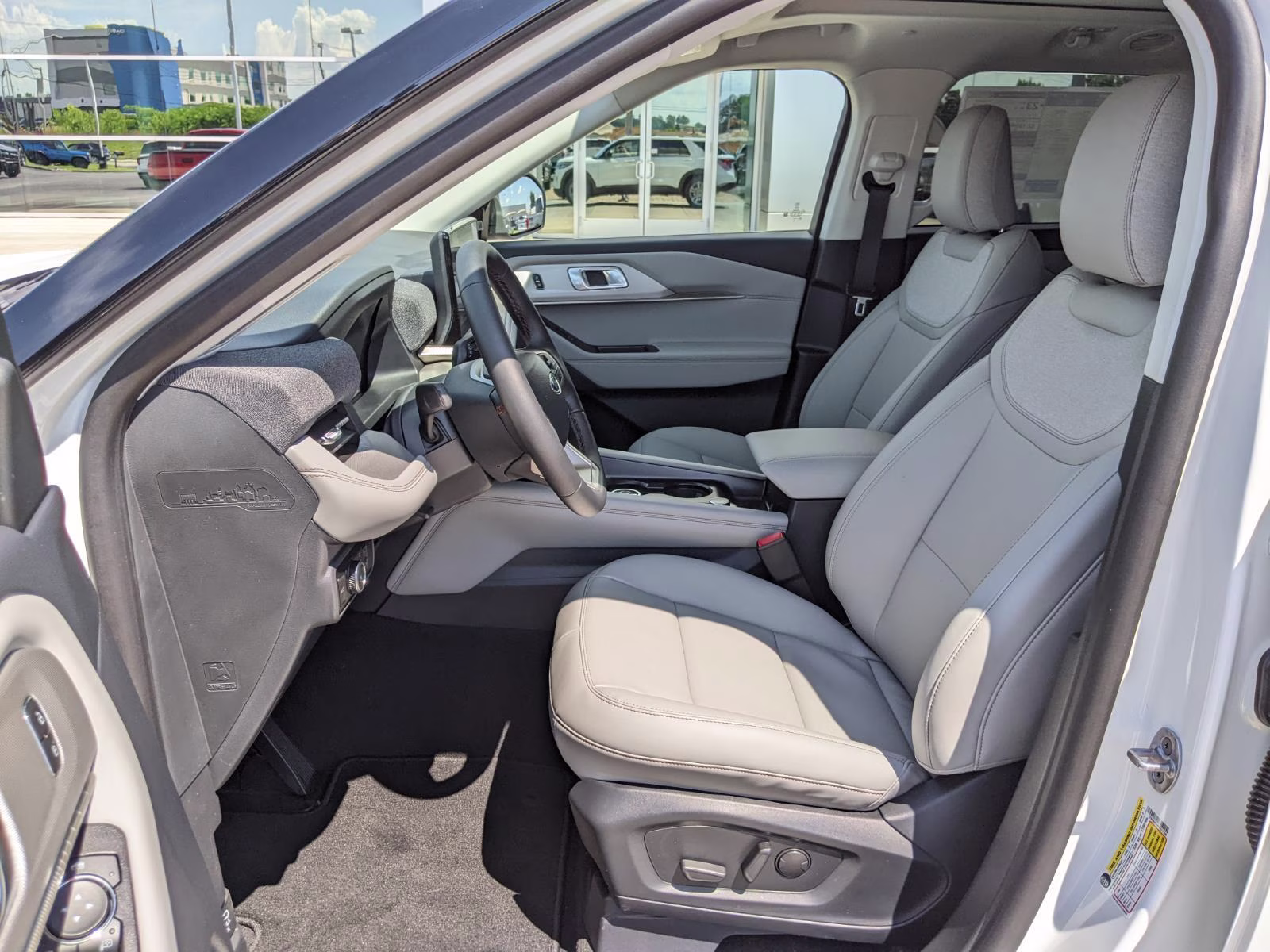 2026 Star White Metallic Tri-Coat Ford Explorer Active 4X4 SUV