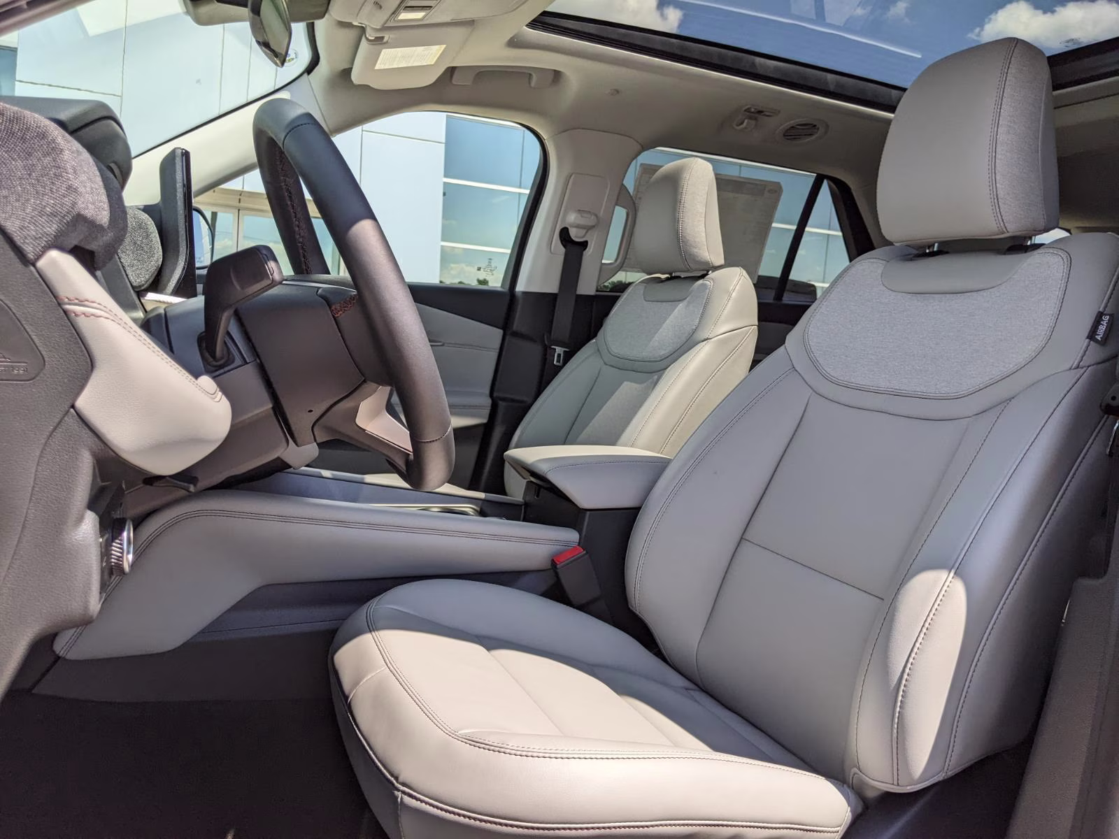 2026 Star White Metallic Tri-Coat Ford Explorer Active 4X4 SUV