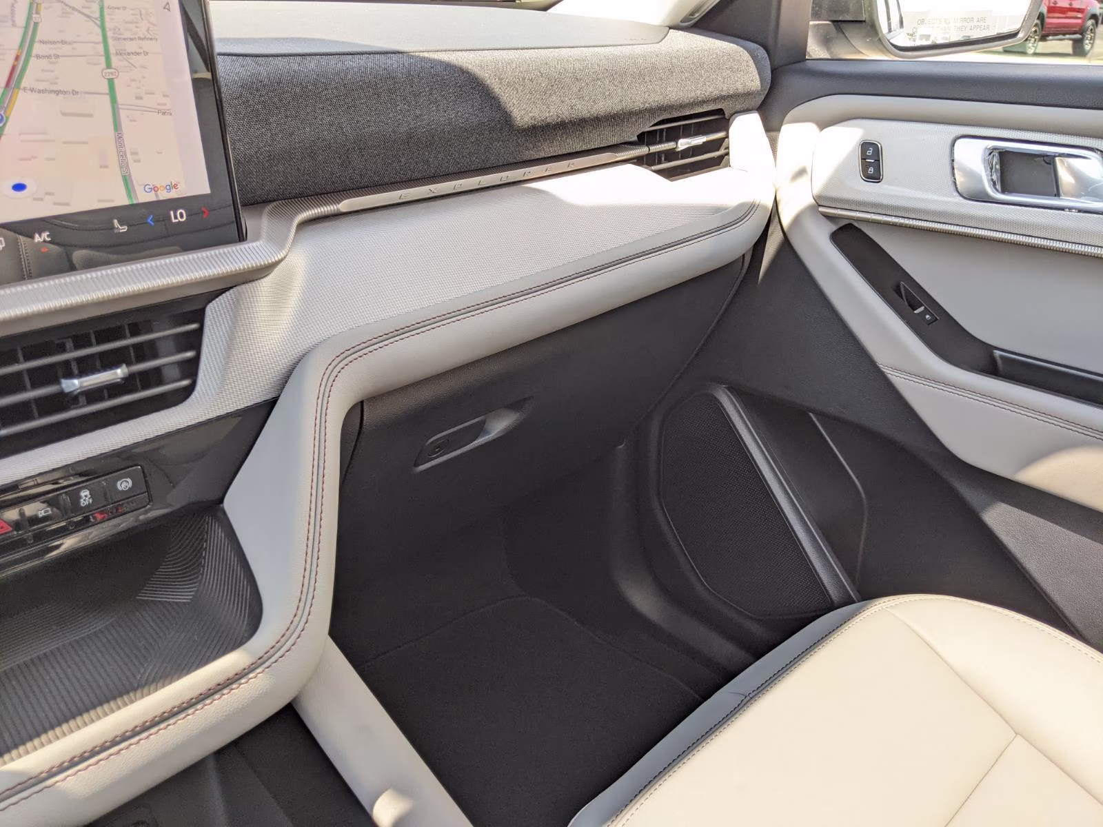 2026 Star White Metallic Tri-Coat Ford Explorer Active 4X4 SUV