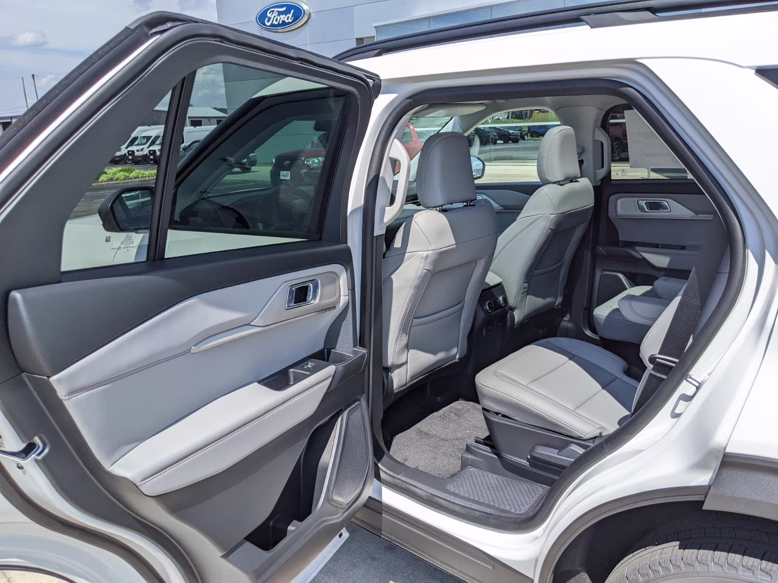 2026 Star White Metallic Tri-Coat Ford Explorer Active 4X4 SUV