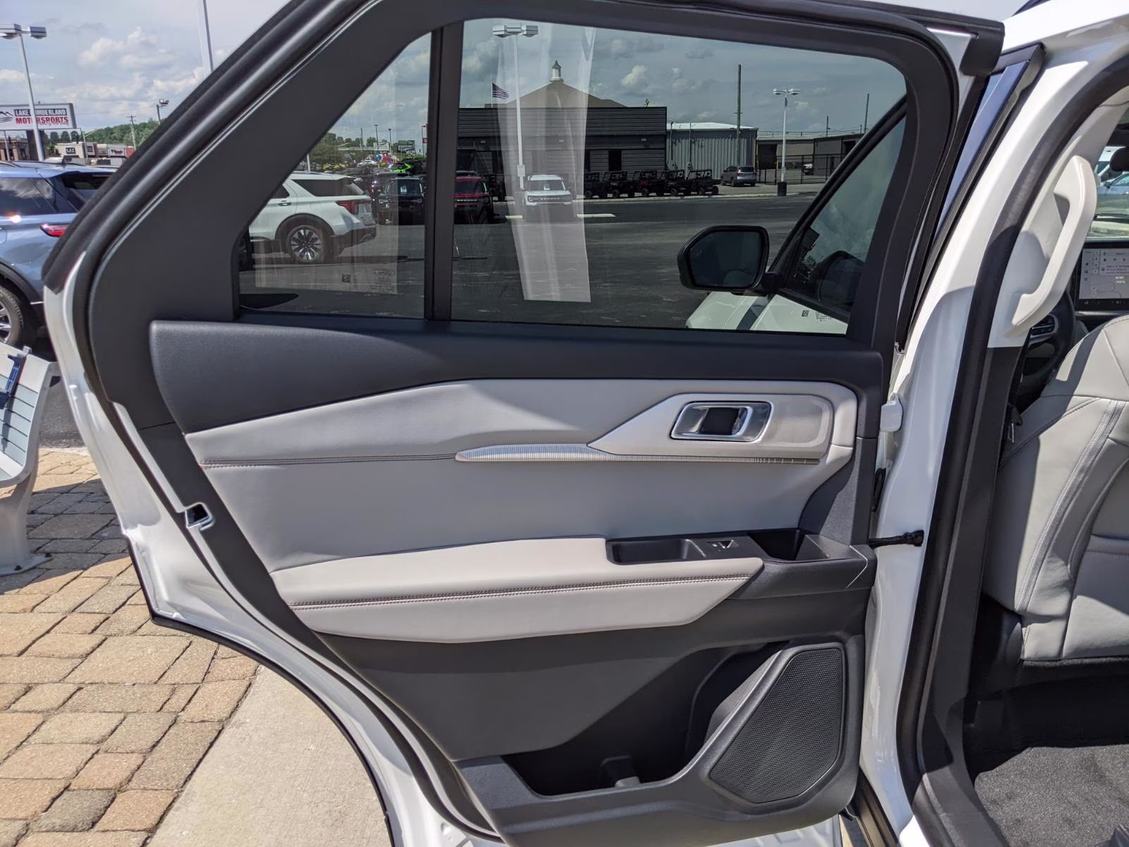 2026 Star White Metallic Tri-Coat Ford Explorer Active 4X4 SUV
