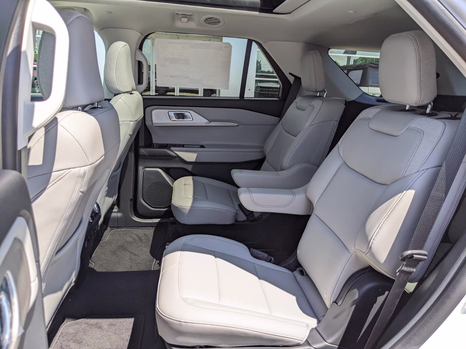 2026 Star White Metallic Tri-Coat Ford Explorer Active 4X4 SUV