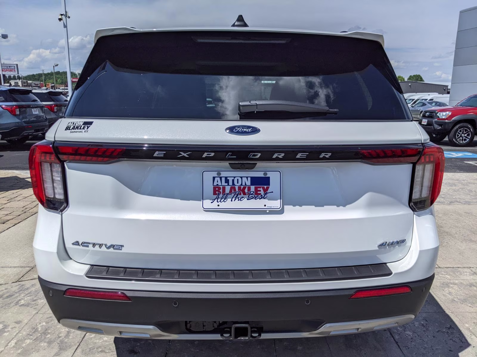 2026 Star White Metallic Tri-Coat Ford Explorer Active 4X4 SUV