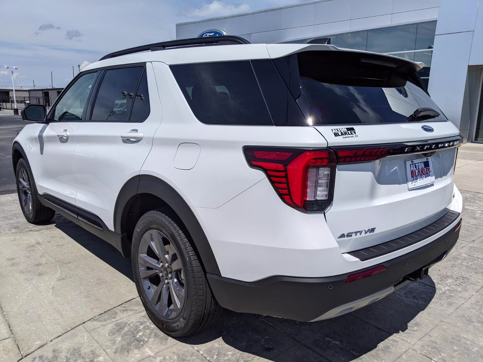 2026 Star White Metallic Tri-Coat Ford Explorer Active 4X4 SUV