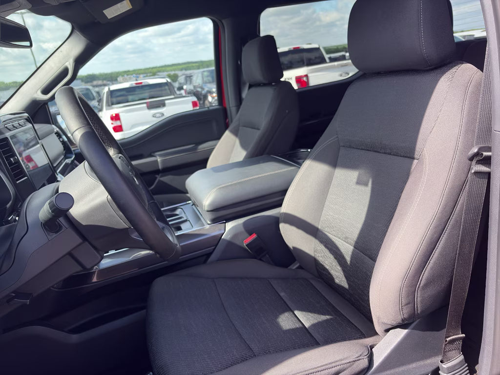 2023 Hot Pepper Red Metallic Tinted Clearcoat Ford F-150 XLT 4X4 Truck