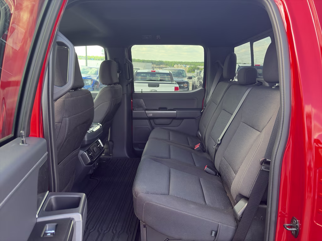 2023 Hot Pepper Red Metallic Tinted Clearcoat Ford F-150 XLT 4X4 Truck