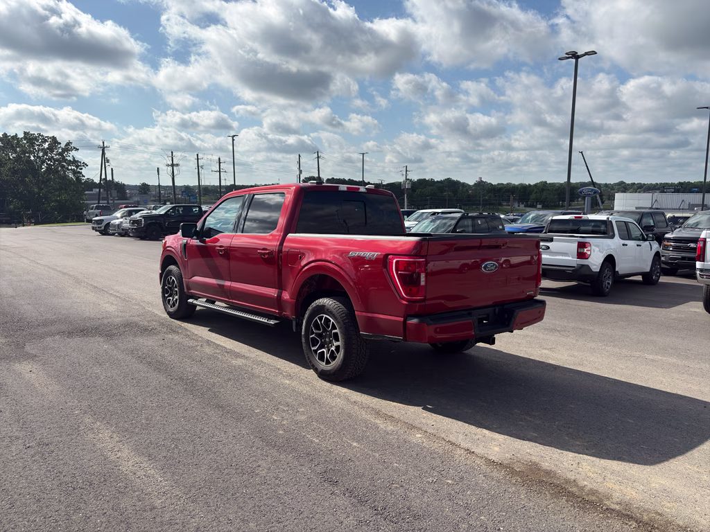 2023 Hot Pepper Red Metallic Tinted Clearcoat Ford F-150 XLT 4X4 Truck