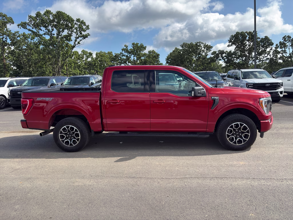 2023 Hot Pepper Red Metallic Tinted Clearcoat Ford F-150 XLT 4X4 Truck