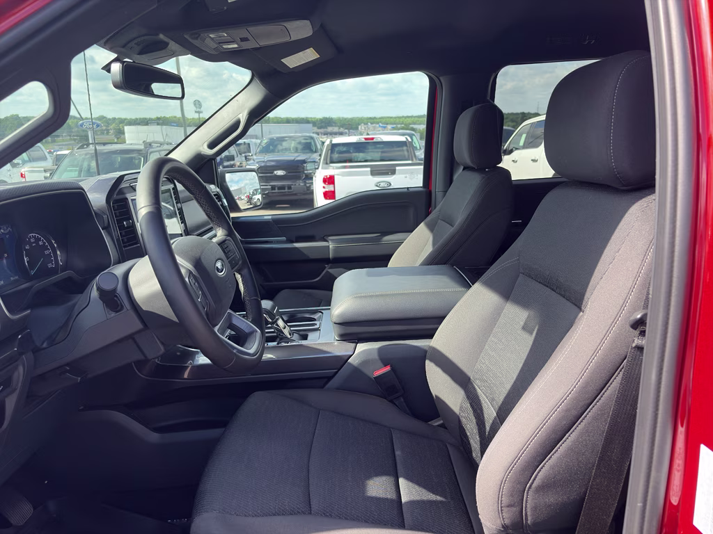 2023 Hot Pepper Red Metallic Tinted Clearcoat Ford F-150 XLT 4X4 Truck
