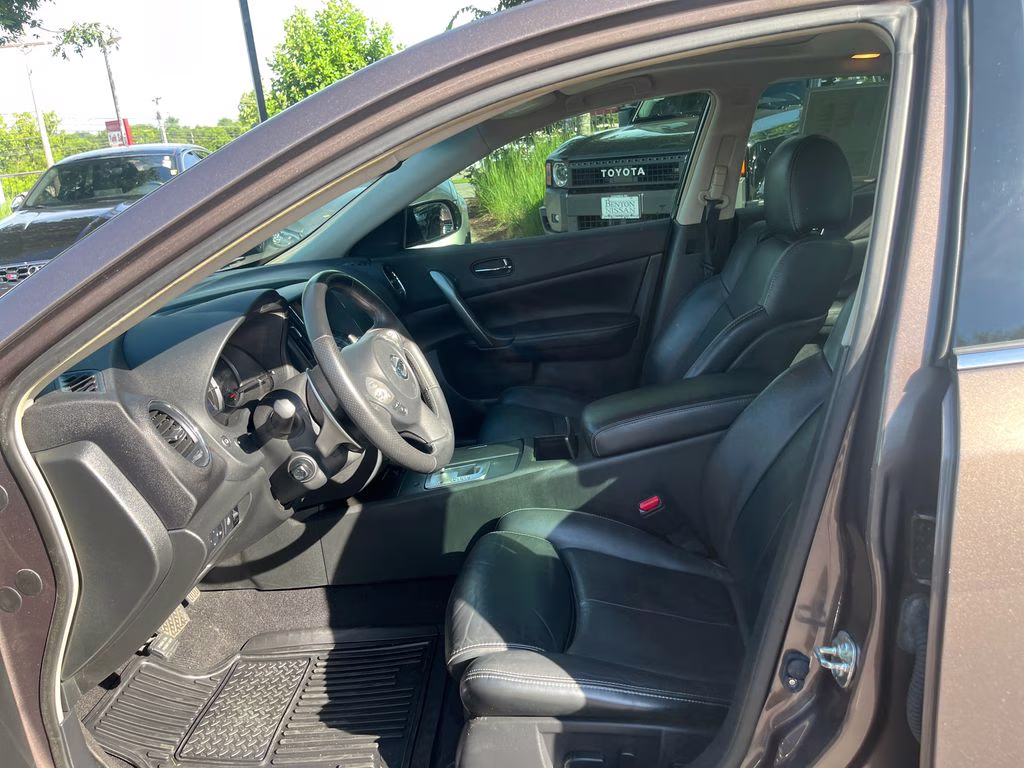 2014 Java Metallic Nissan Maxima 3.5 SV FWD Sedan