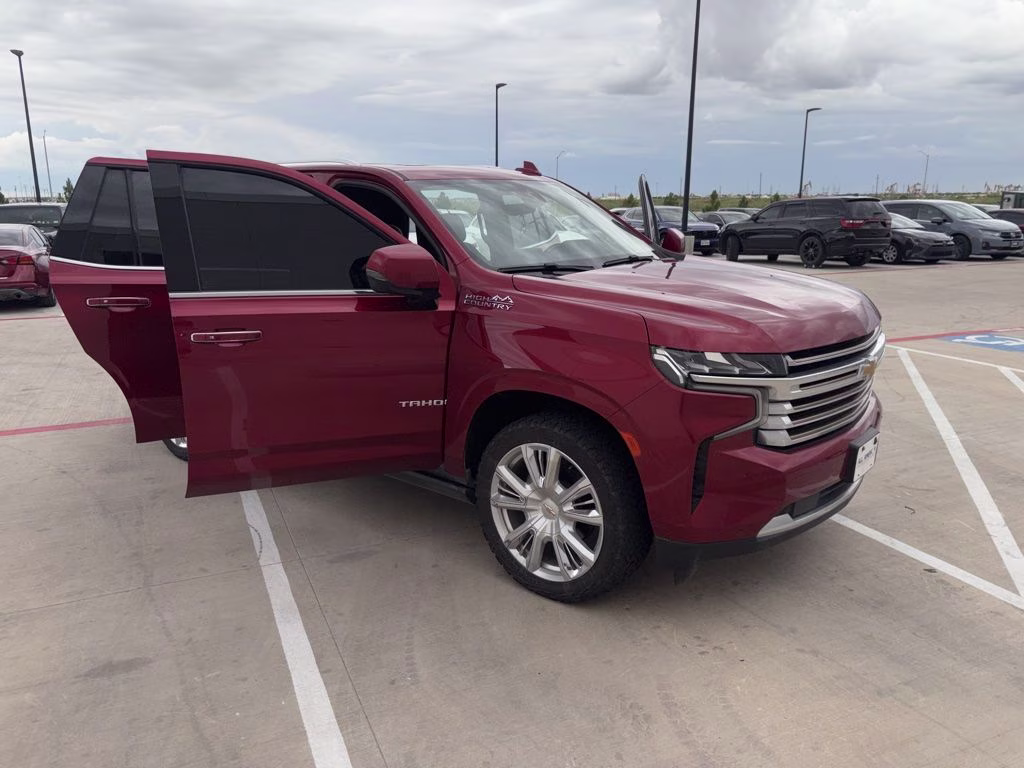 2021 Chevrolet Tahoe 4WD High Country's photo