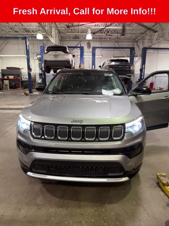 2022 Billet Silver Metallic Clearcoat Jeep Compass Limited 4X4 SUV