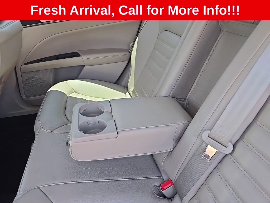 2017 Ingot Silver Ford Fusion SE FWD Sedan