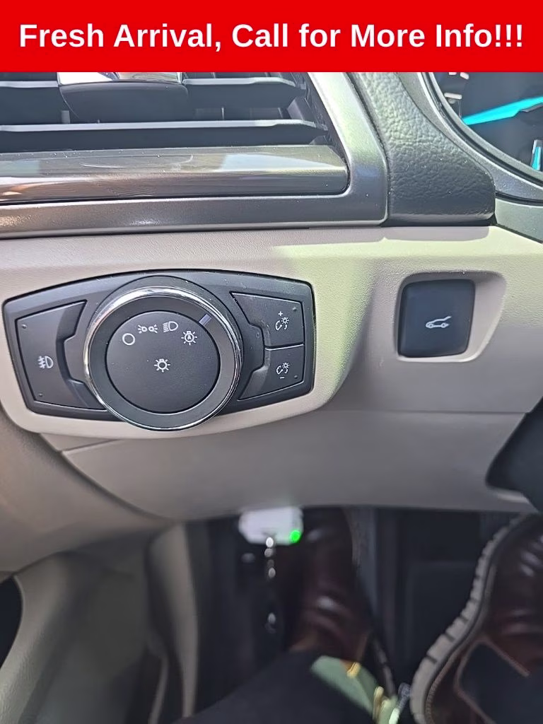 2017 Ingot Silver Ford Fusion SE FWD Sedan