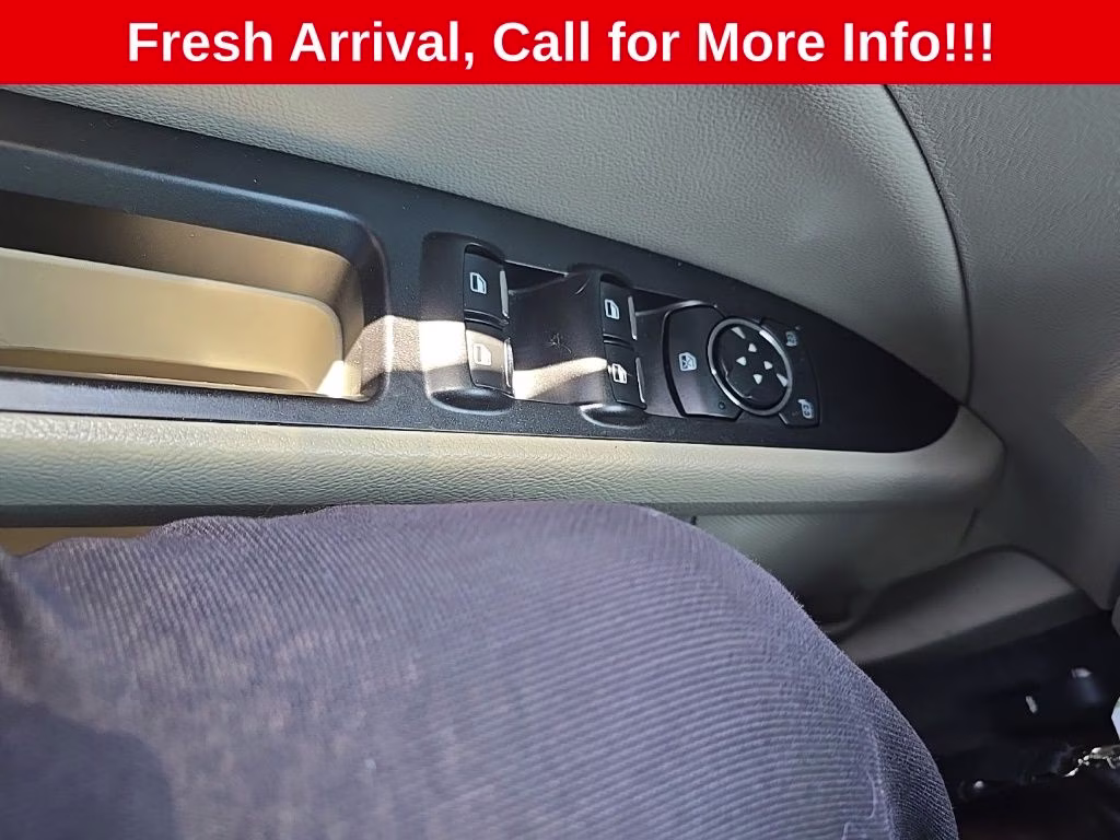 2017 Ingot Silver Ford Fusion SE FWD Sedan