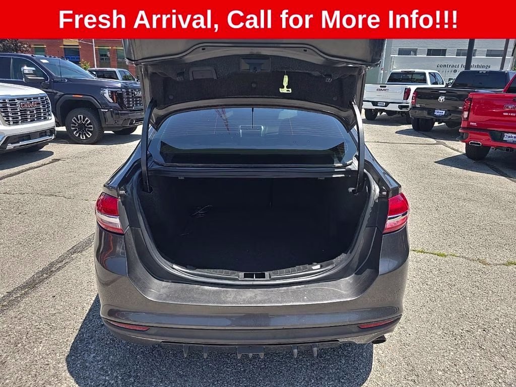 2017 Ingot Silver Ford Fusion SE FWD Sedan