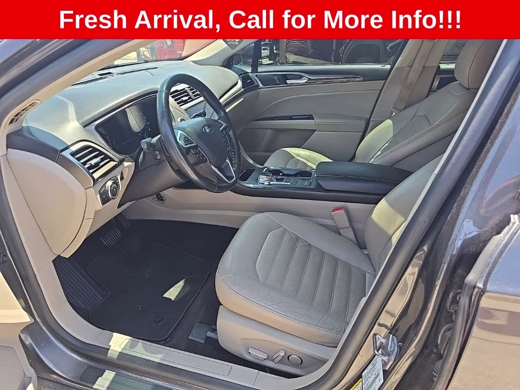 2017 Ingot Silver Ford Fusion SE FWD Sedan