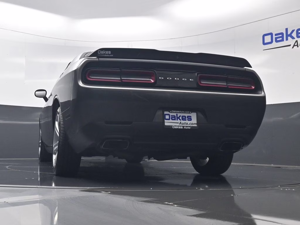 2018 Granite Crystal Metallic Clearcoat Dodge Challenger R/T RWD Coupe