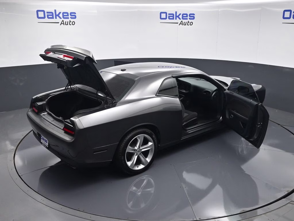 2018 Granite Crystal Metallic Clearcoat Dodge Challenger R/T RWD Coupe