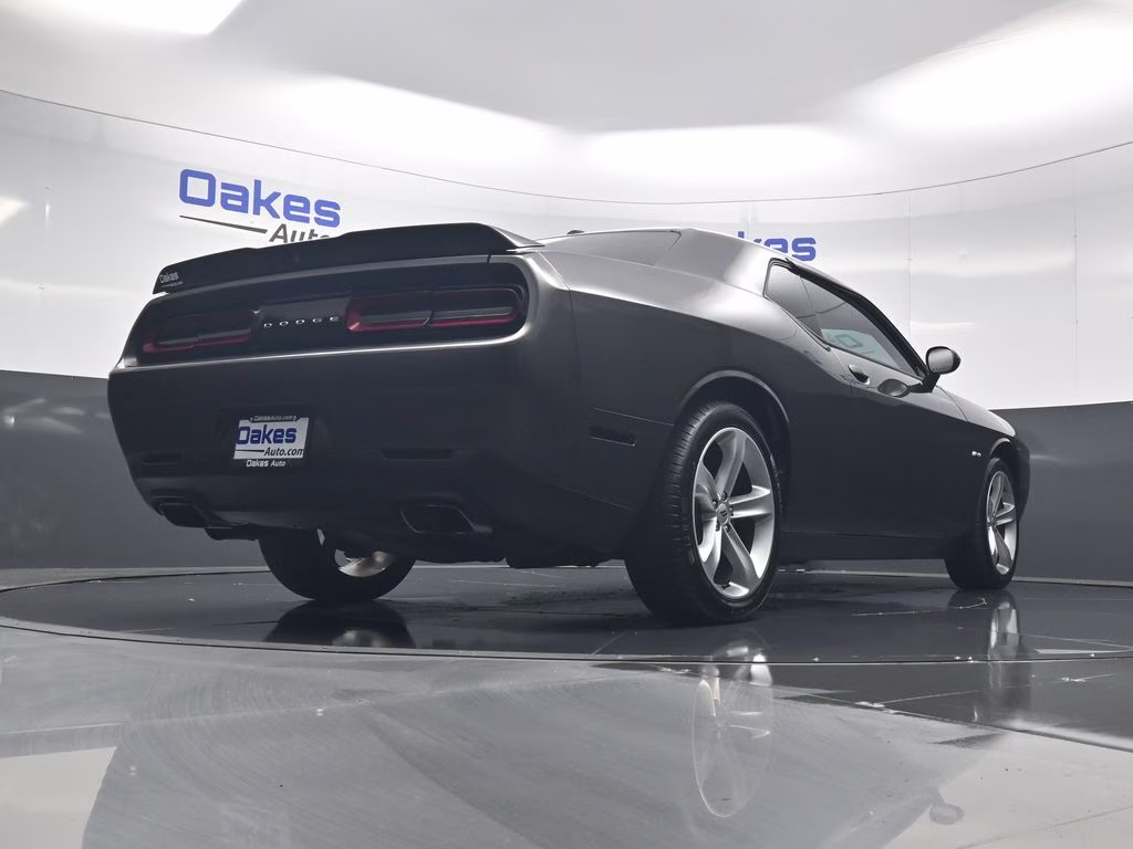 2018 Granite Crystal Metallic Clearcoat Dodge Challenger R/T RWD Coupe