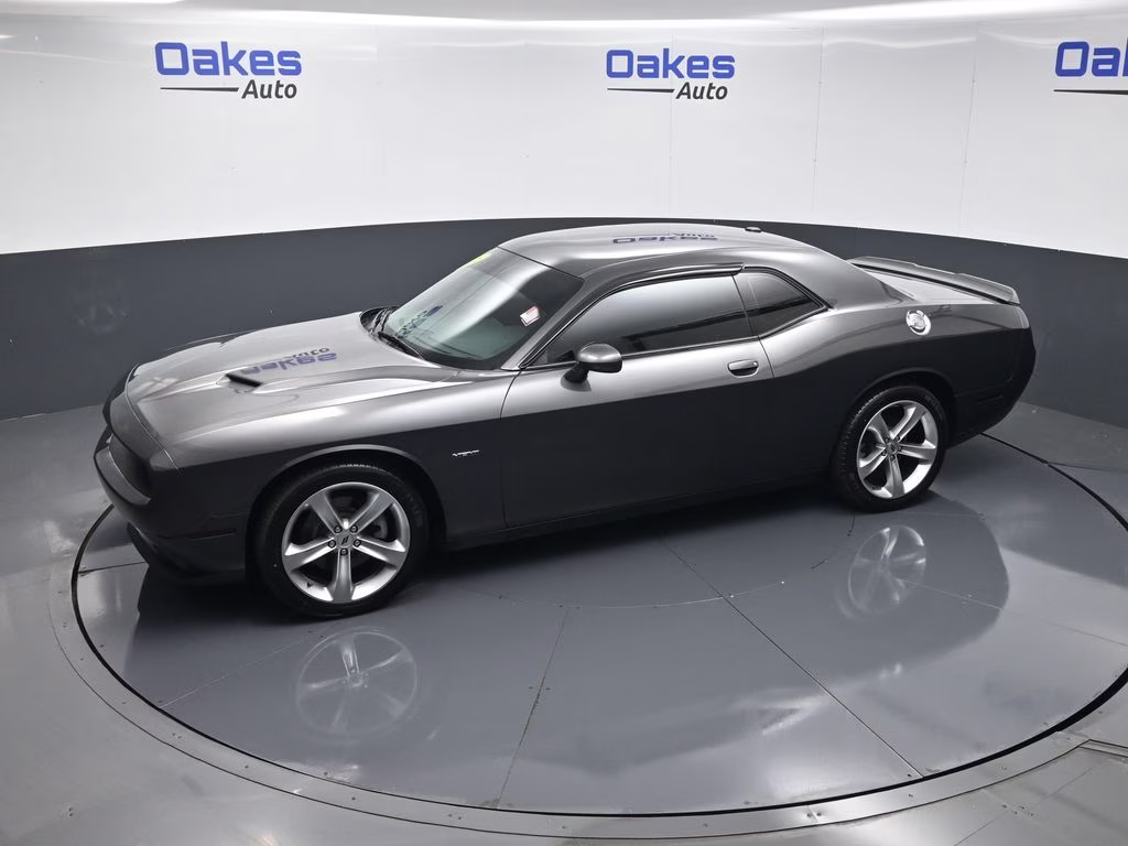 2018 Granite Crystal Metallic Clearcoat Dodge Challenger R/T RWD Coupe