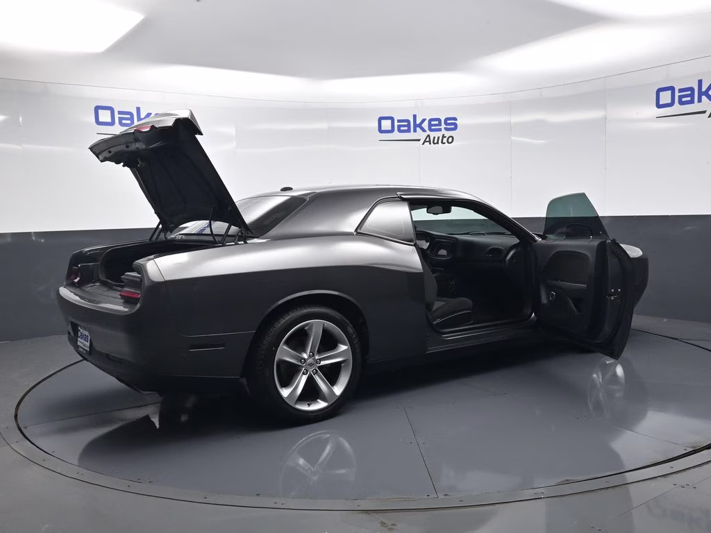 2018 Granite Crystal Metallic Clearcoat Dodge Challenger R/T RWD Coupe