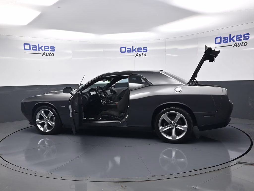 2018 Granite Crystal Metallic Clearcoat Dodge Challenger R/T RWD Coupe