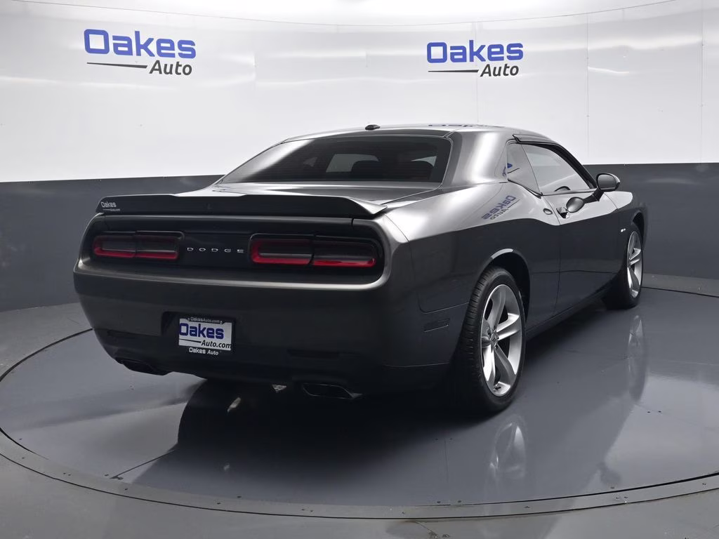 2018 Granite Crystal Metallic Clearcoat Dodge Challenger R/T RWD Coupe