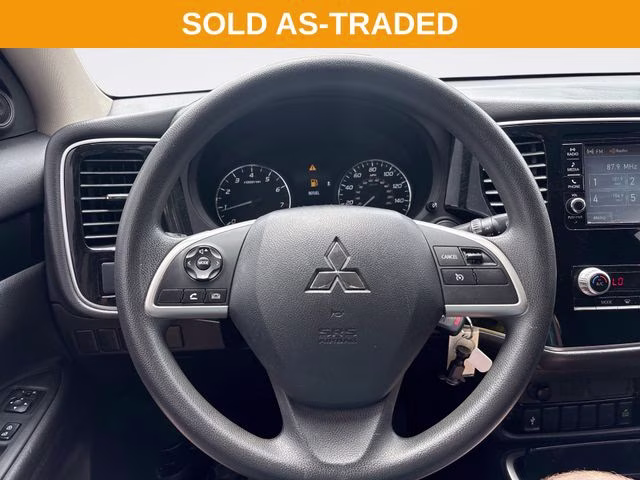 2020 Pearl White Mitsubishi Outlander ES FWD SUV
