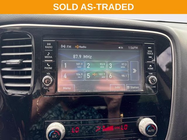 2020 Pearl White Mitsubishi Outlander ES FWD SUV