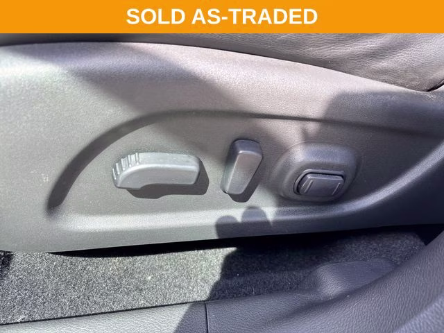 2017 Brilliant Silver Metallic Nissan Murano SL FWD SUV